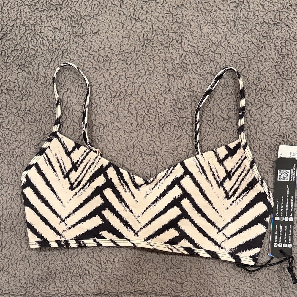 Jolyn Hikari Bikini Top - Black and Cream Patterned